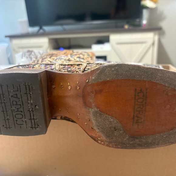 Corral Brown and Multicolor Embellished Boot Decor used only once - Picture 4 of 6